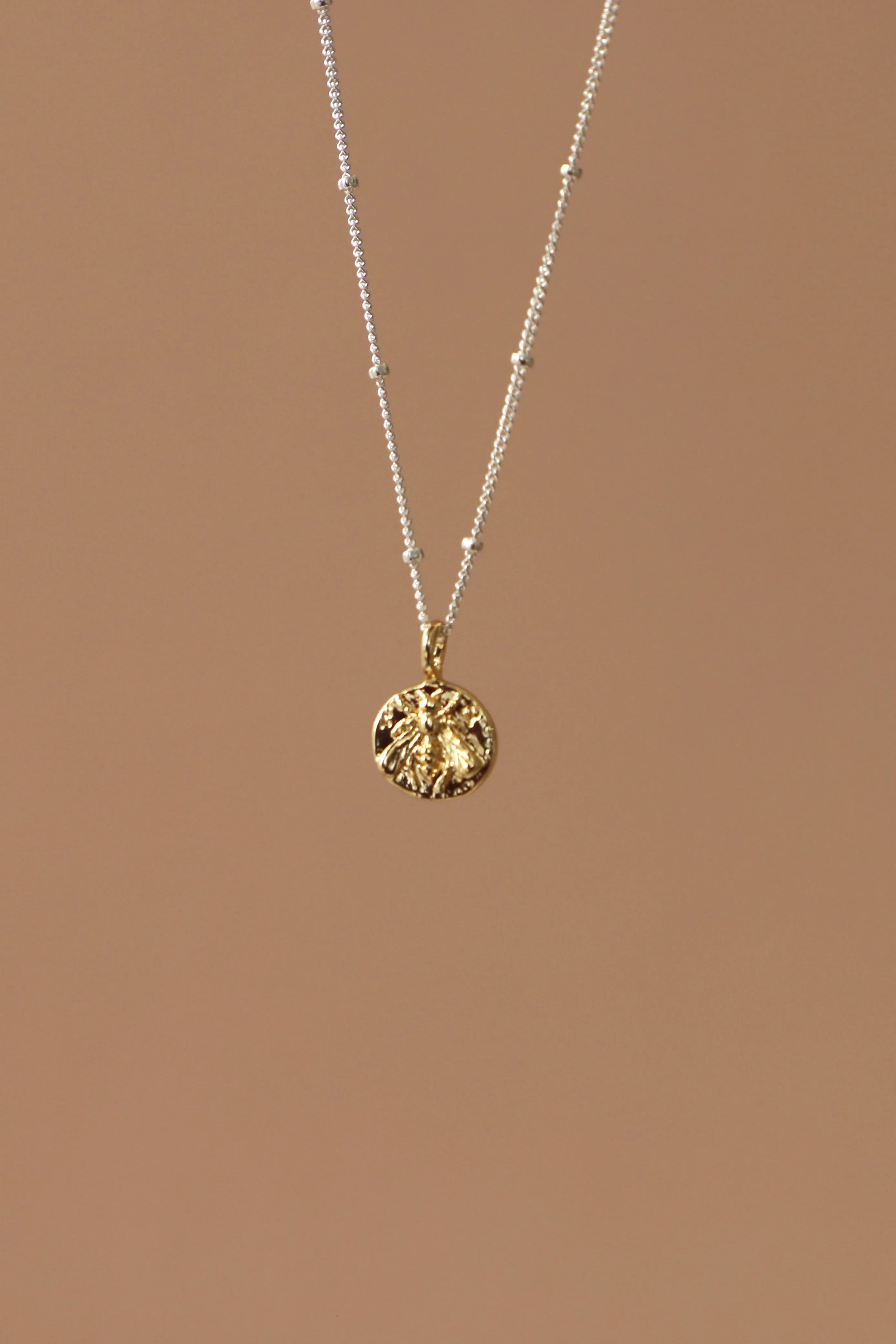 MINI BEE MEDALLION NECKLACE